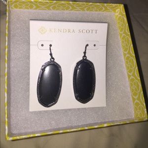 Kendra Scott drop earrings